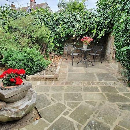 Beautiful 1 Bedroom Cottage With Courtyard. ディール エクステリア 写真