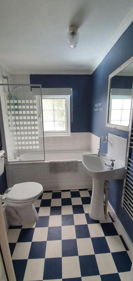 Beautiful 1 Bedroom Cottage With Courtyard. ディール エクステリア 写真