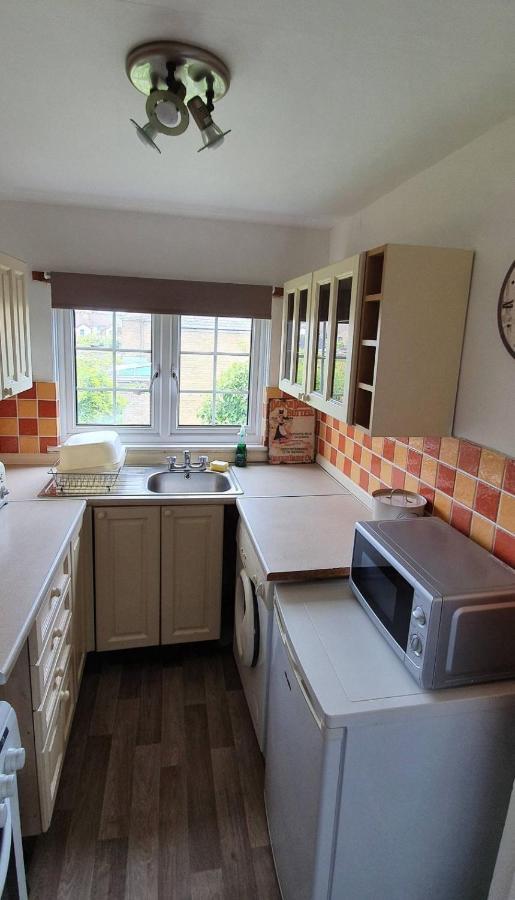 Beautiful 1 Bedroom Cottage With Courtyard. ディール エクステリア 写真