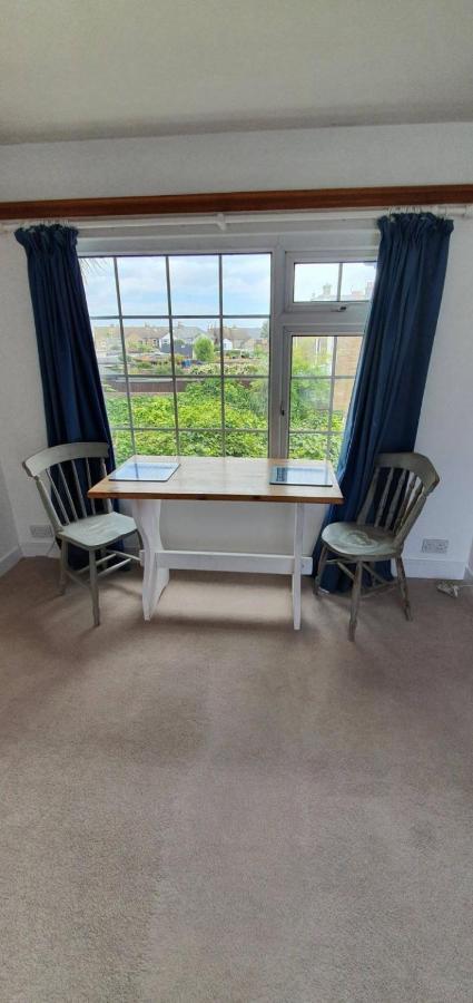 Beautiful 1 Bedroom Cottage With Courtyard. ディール エクステリア 写真