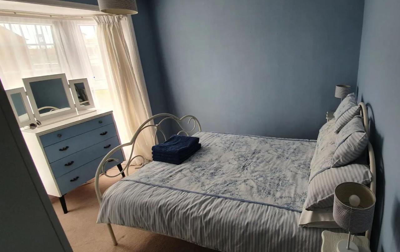 Beautiful 1 Bedroom Cottage With Courtyard. ディール エクステリア 写真