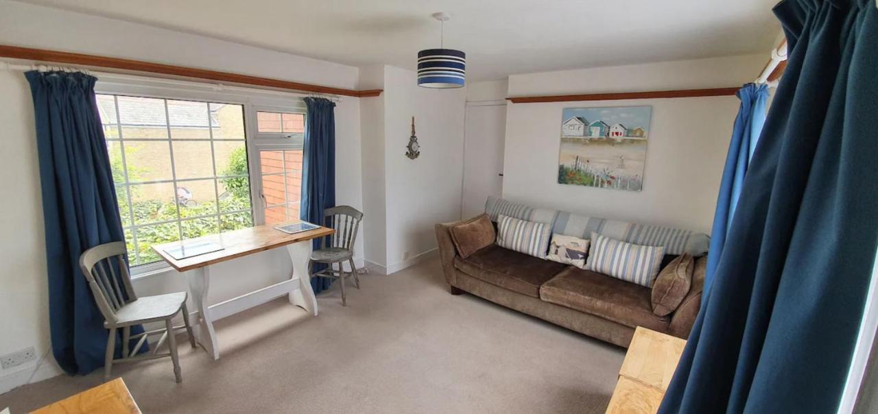 Beautiful 1 Bedroom Cottage With Courtyard. ディール エクステリア 写真